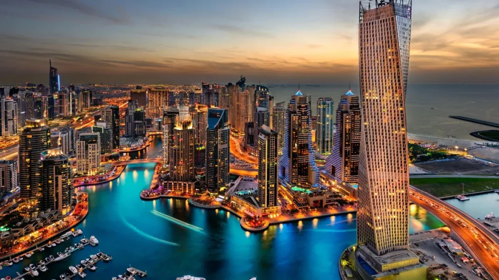Läs mer om artikeln Utforska Dubai Marina: En glittrande oas i hjärtat av Dubai