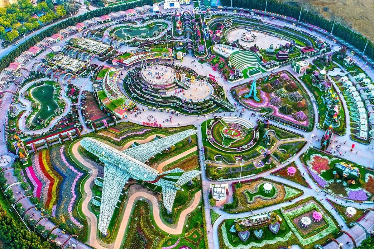 Du visar för närvarande En blomstrande oas i öknen – allt om Dubai Miracle Garden