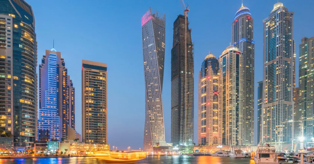 Läs mer om artikeln En resa till Dubai – modern lyx och traditionell kultur i ett resmål