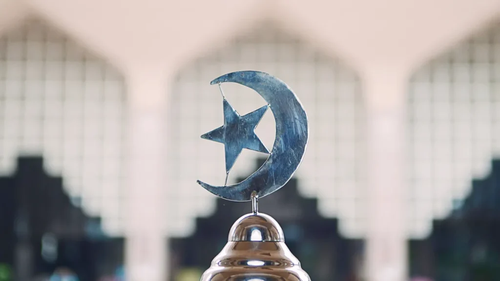 Läs mer om artikeln Islams symboler och dess betydelse genom historia och tro